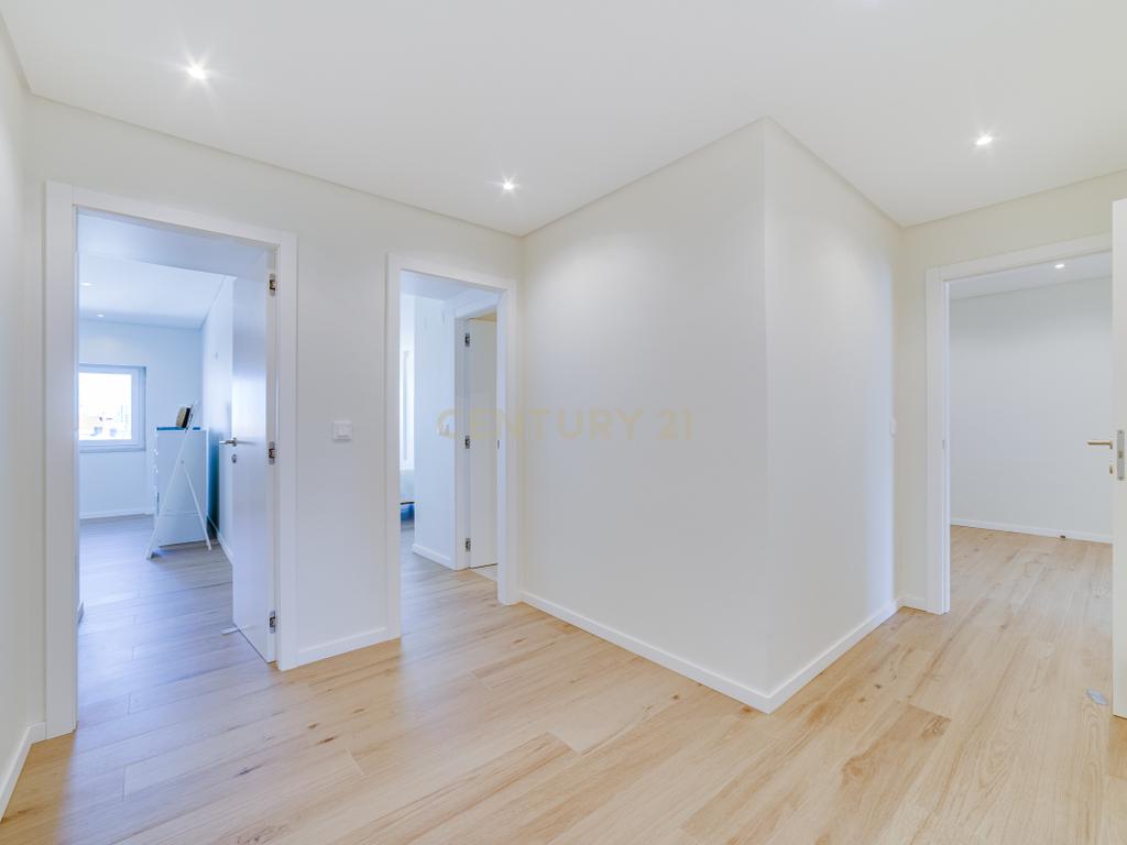 Luxuoso apartamento T4 em Lisboa com Vista e Acabamentos de Alta Qualidade - Image 19